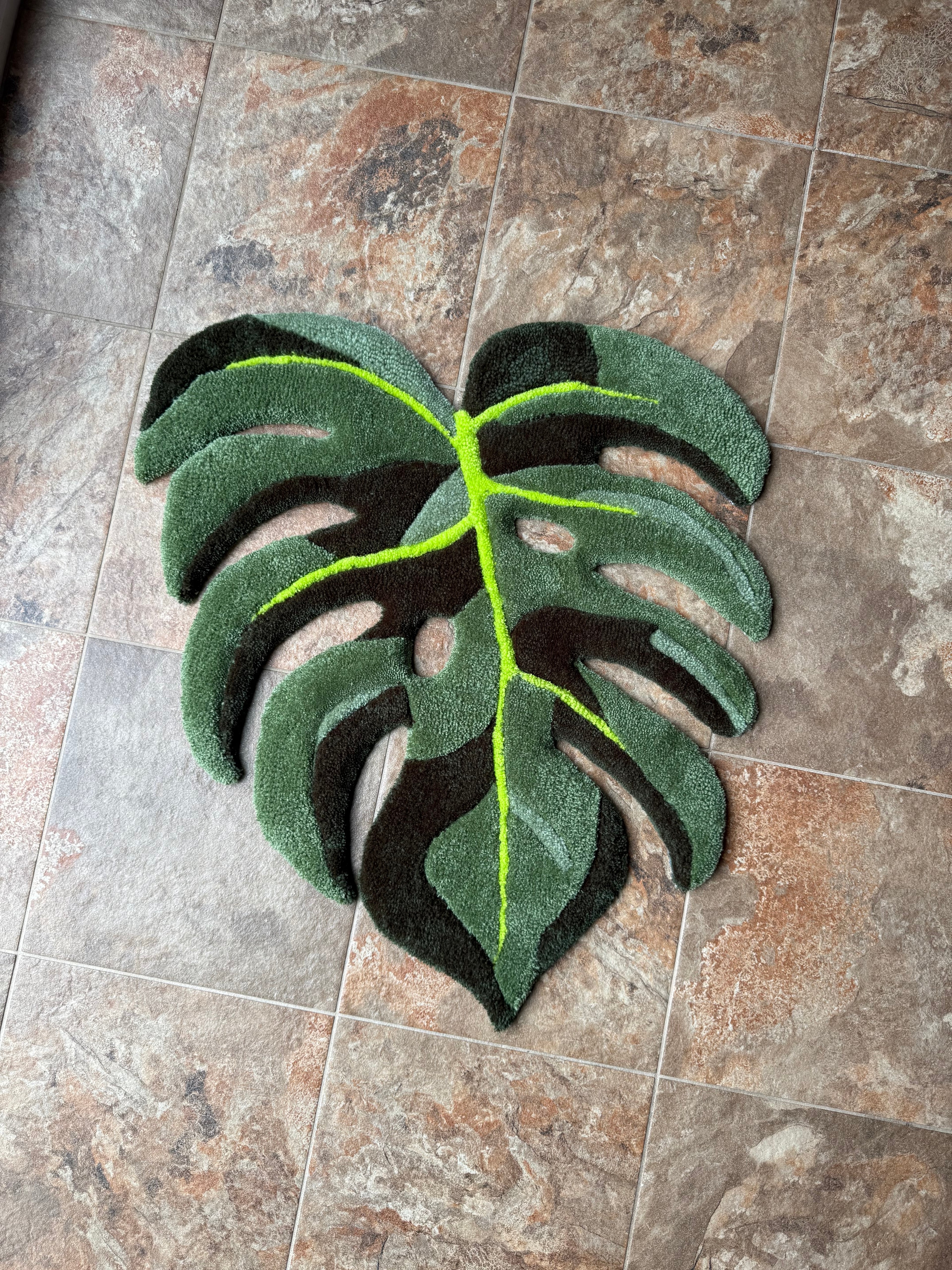 Monstera leaf Area Rug | 32 x 26 in
