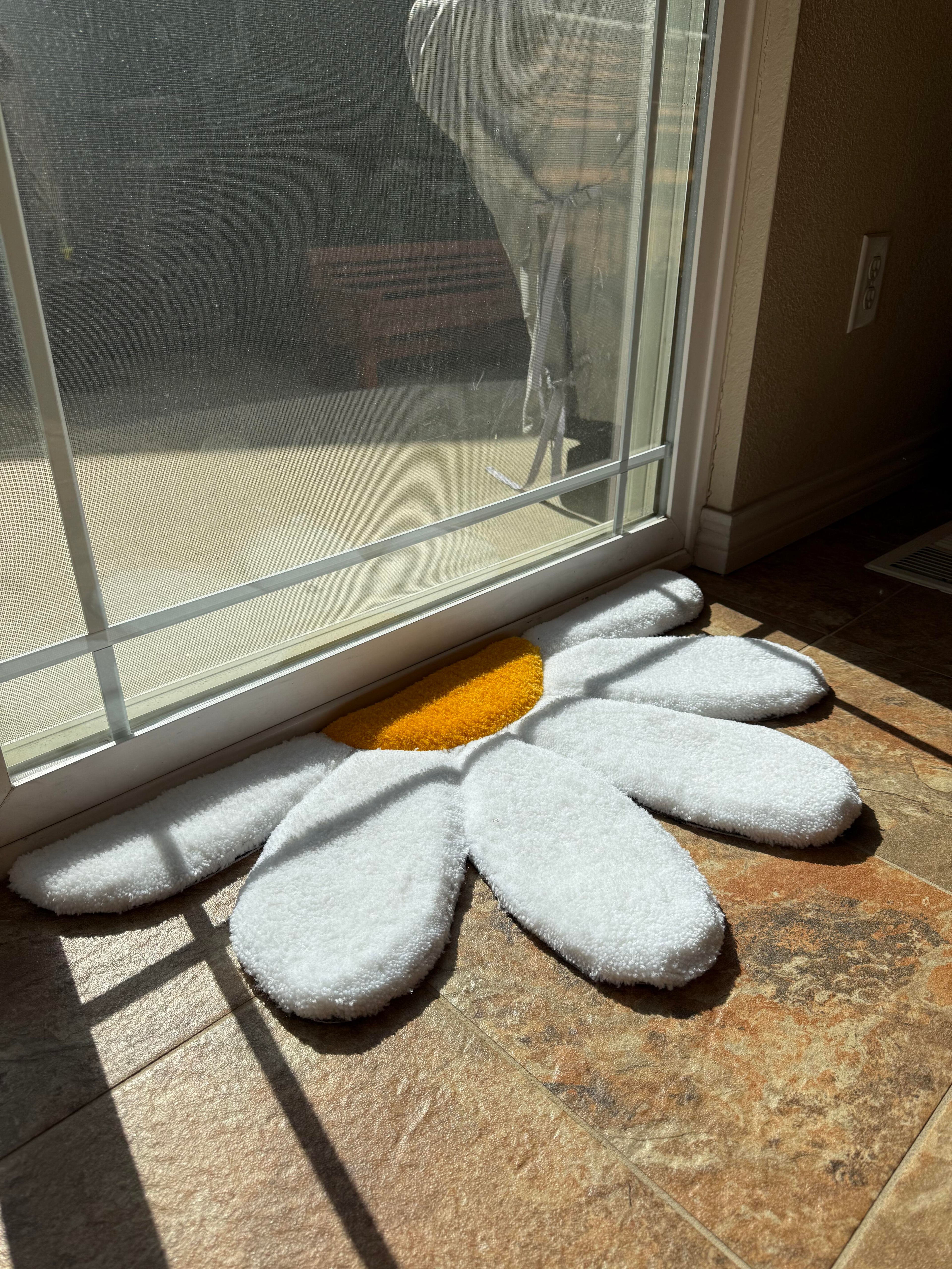 Daisy doorway Rug/Mat | 15 x 30 in | Indoor decor | Customizable colors