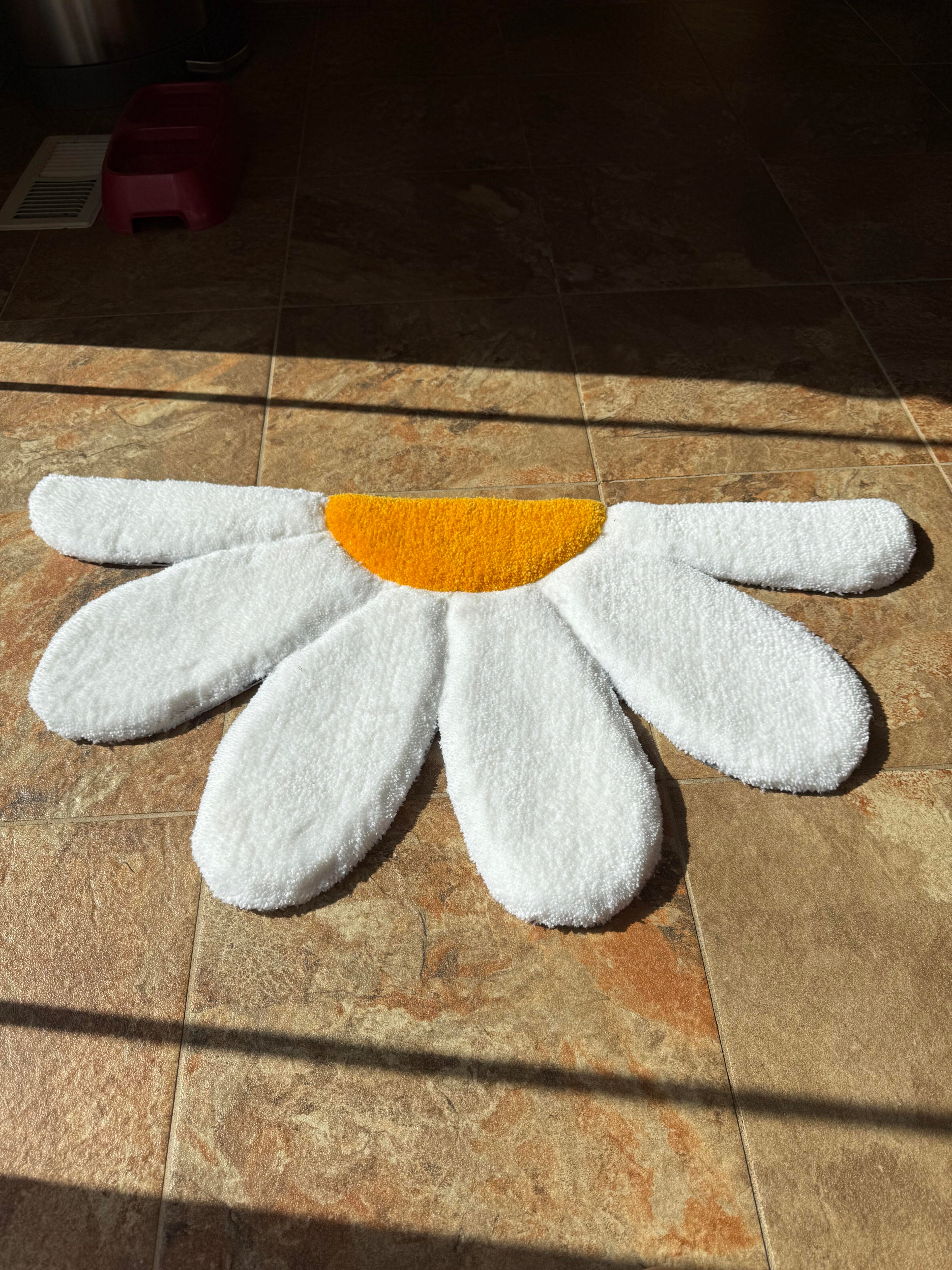 Daisy doorway Rug/Mat | 15 x 30 in | Indoor decor | Customizable colors