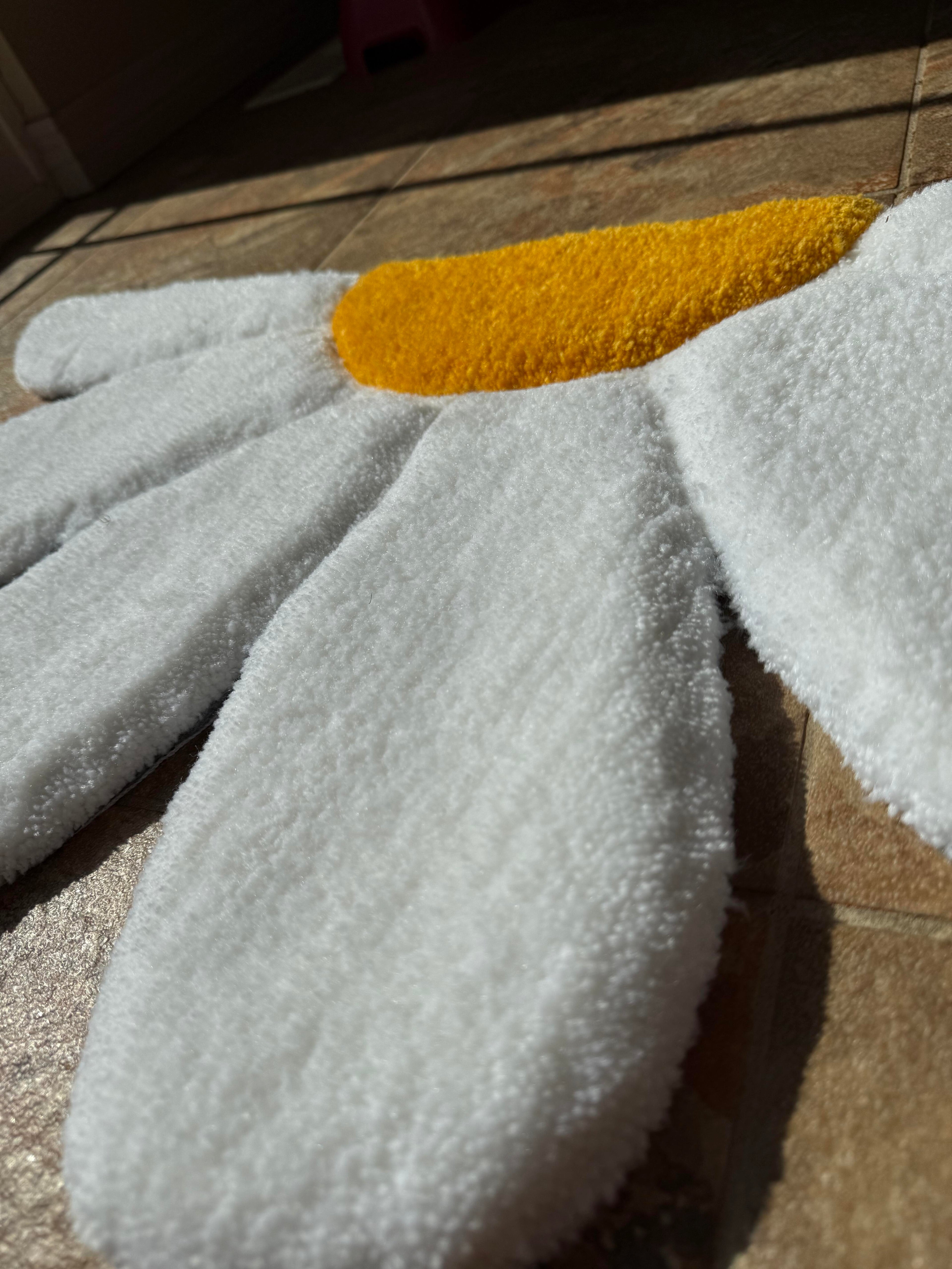 Daisy doorway Rug/Mat | 15 x 30 in | Indoor decor | Customizable colors